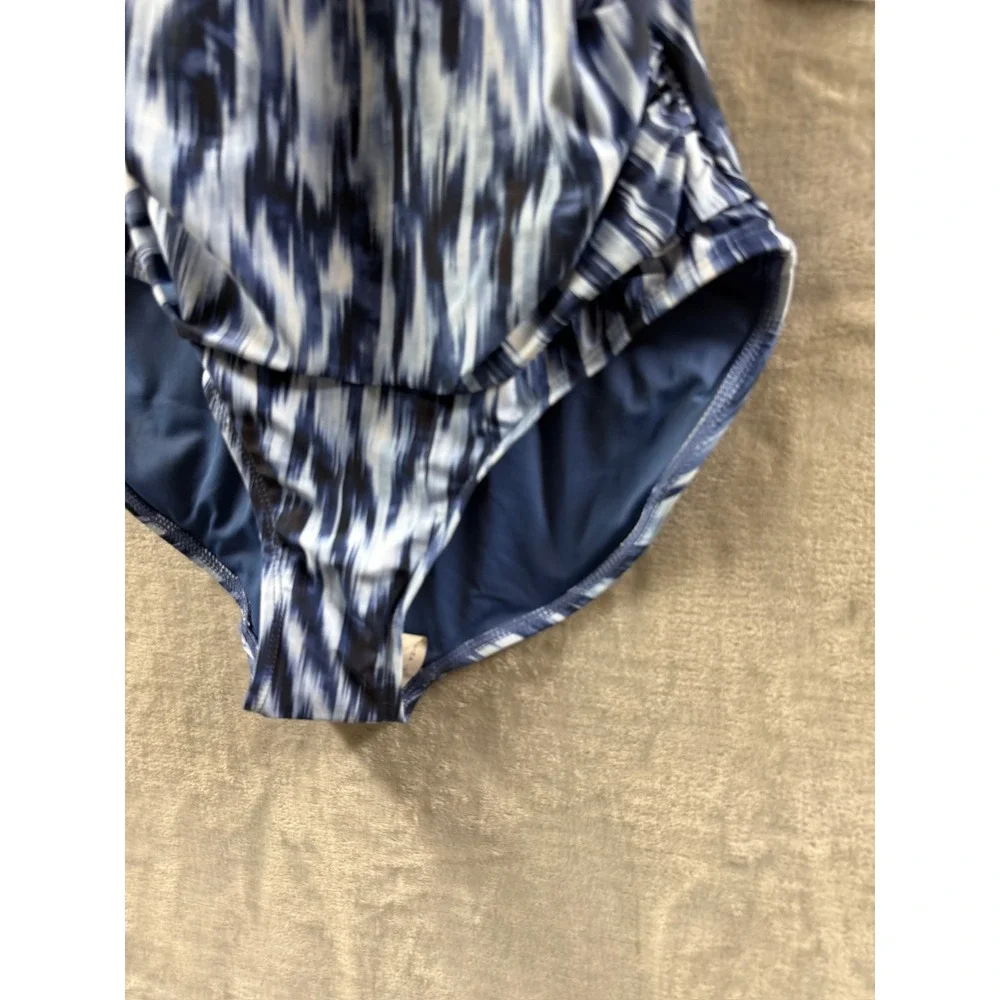 Anne Cole Women Blue White Abstract Twist Front One Piece Swimsuit NWT Sz 6 $108